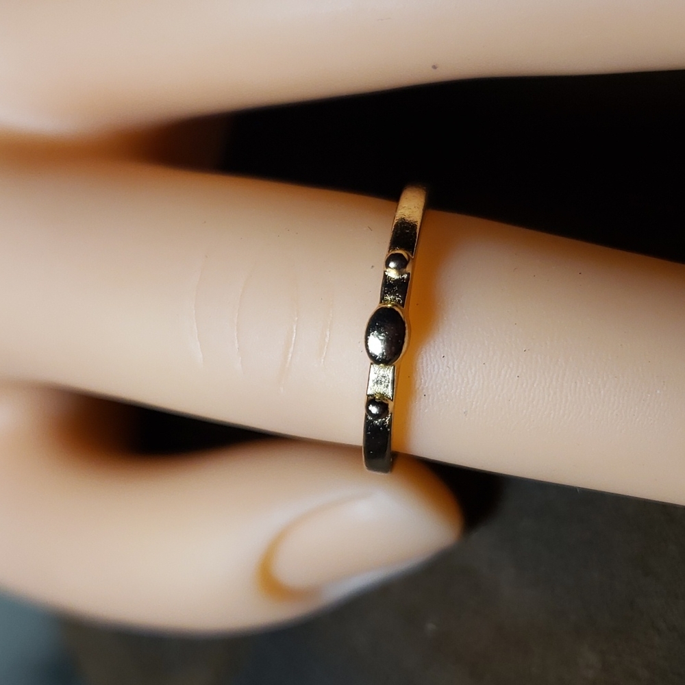 BRAND NEW RING SIZE 6